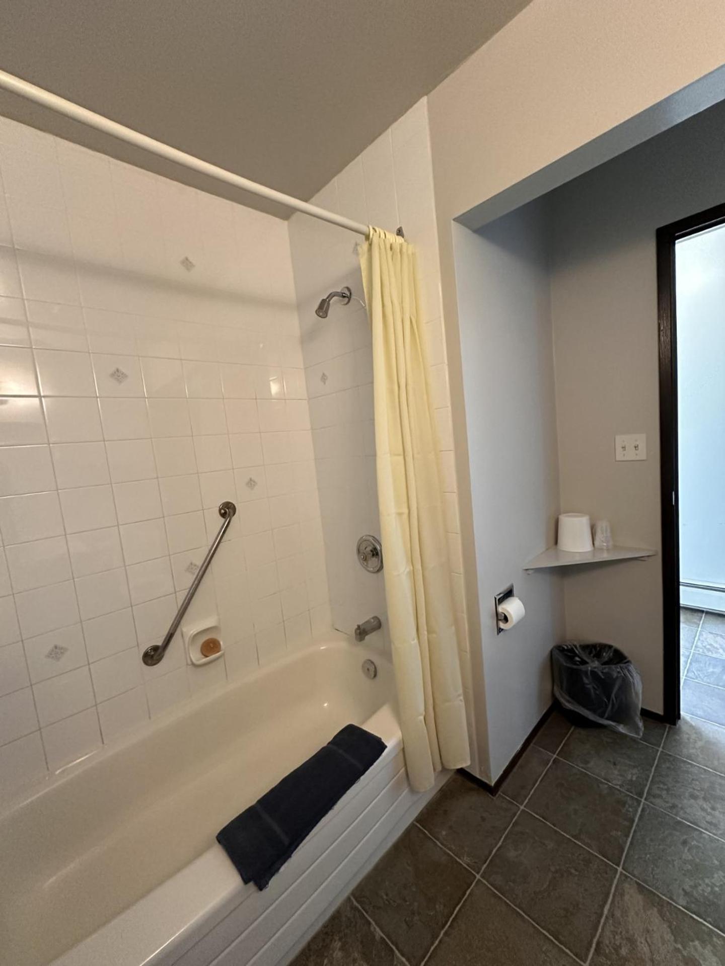 Howard Johnson By Wyndham Edson Exteriör bild